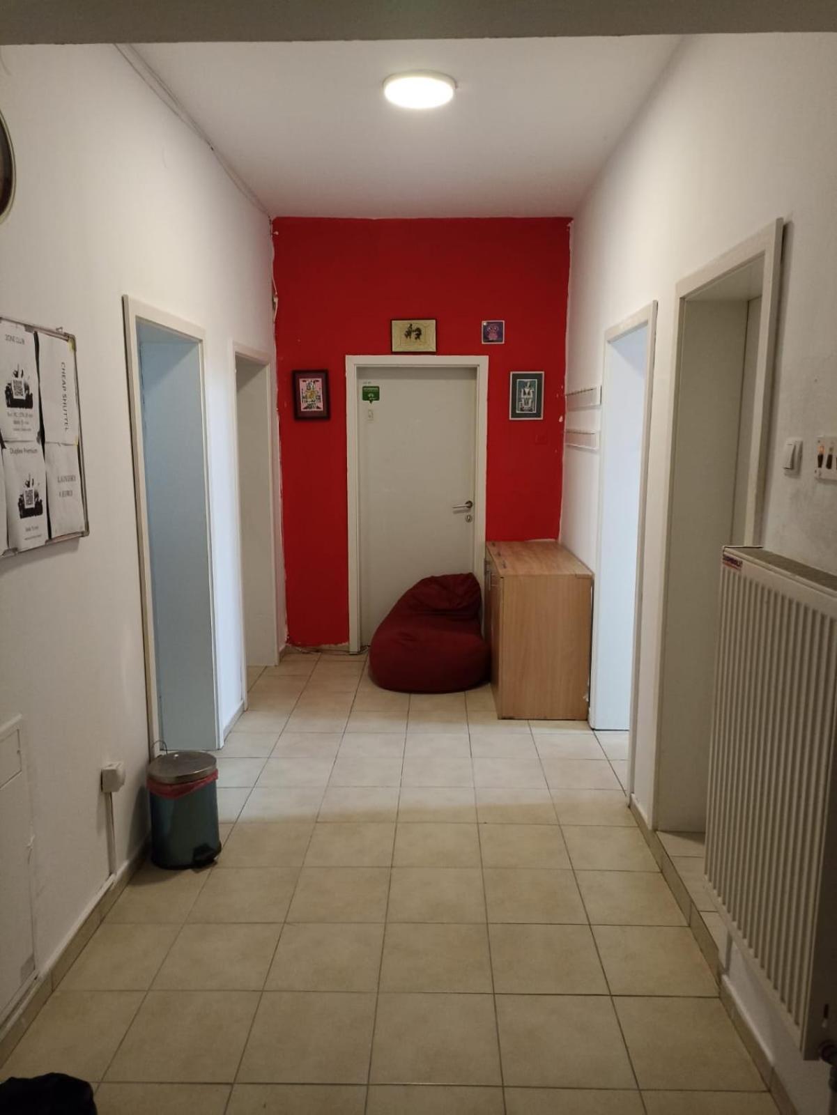Newborn Center Hostel All Day Free Coffee Pristina Kültér fotó