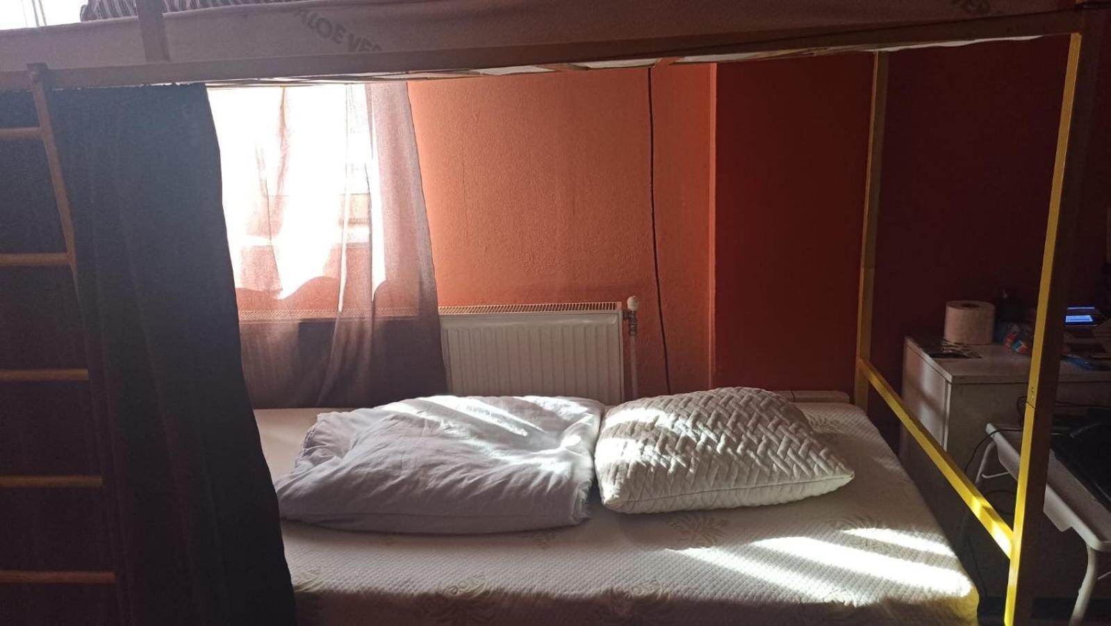 Newborn Center Hostel All Day Free Coffee Pristina Kültér fotó