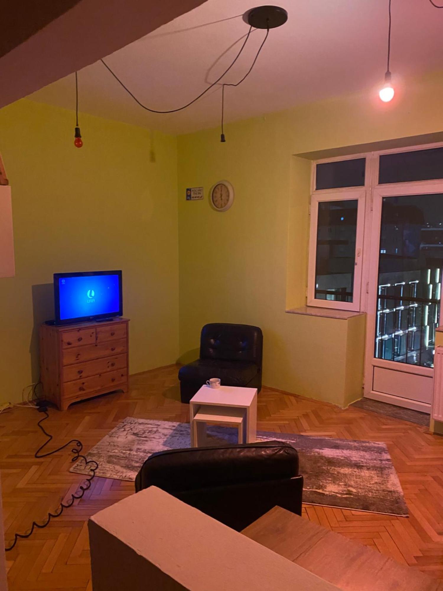 Newborn Center Hostel All Day Free Coffee Pristina Kültér fotó