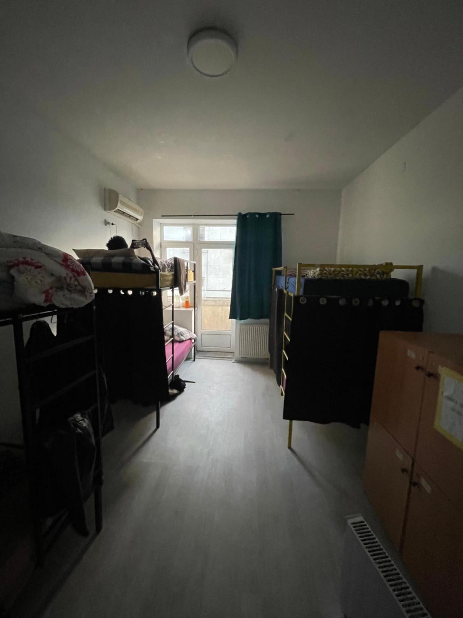 Newborn Center Hostel All Day Free Coffee Pristina Kültér fotó